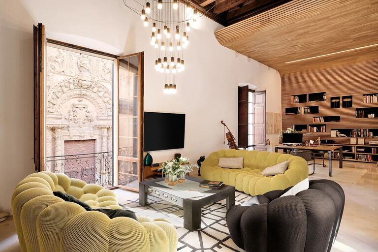 18th-Century Palace Residence in Palma Old Town with Terrace and Garage