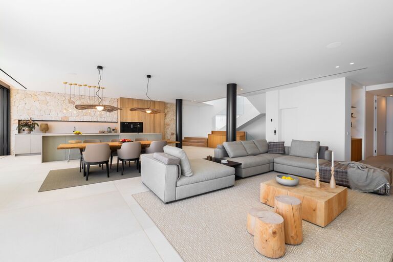 Designer Villa on the Frontline