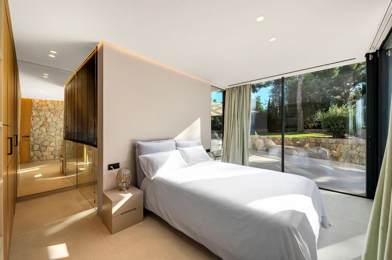 Contemporary Villa in Nova Santa Ponsa with Infinity Pool