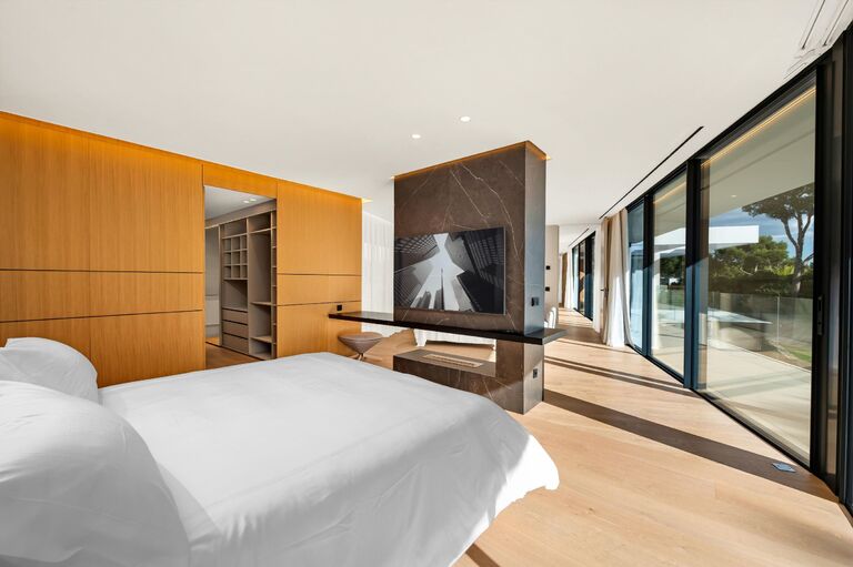 Contemporary Villa in Nova Santa Ponsa with Infinity Pool